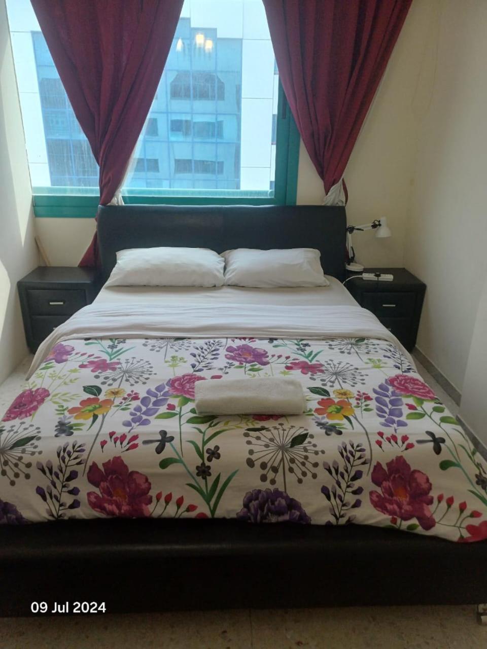 Homestay 4-4 Couples Must Present Marriage Certificate Upon Check-in